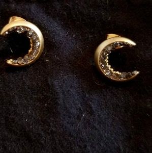 Laonato crescent moon with black CZ